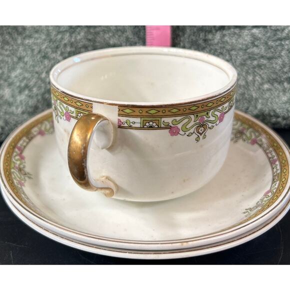 Art Nuevo Tea Cup & 2 Saucers Johnson Bros. England Porcelain - Picture 2 of 12